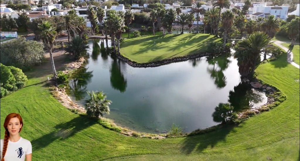 View - Campo de Golf Profesional con Lago